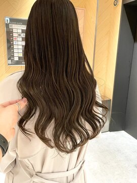カミエ(kamie) ロング×グレージュで叶う大人っぽい髪色