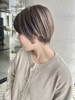 カミハコ(kamihako)&nbsp;大人に似合うハイライトショート