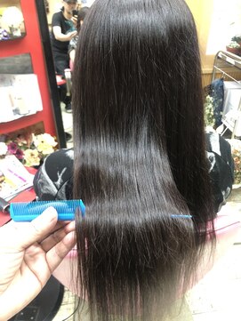 ヘアアンドメイクシュビア(SuBiR) ツヤストレート