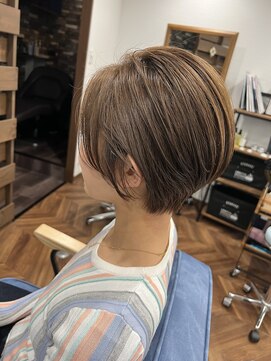 ラグナ(Lagna) くびれショートボブ