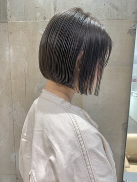 イリ(iLi) 【iLi×REN】ミニボブ/透明感グレージュ