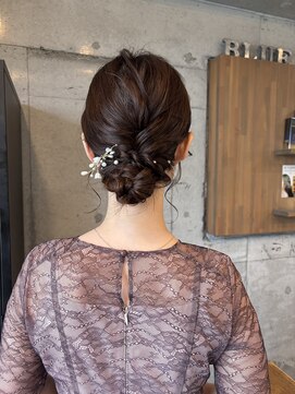 ブルー JR高槻本店(BLUE) シニヨン