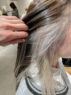 ギネス(Giness) ホワイトイヤリングカラー