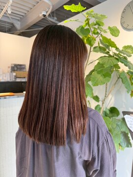 ギネス(Giness) チェリーブラウン艶感ナチュラルロング