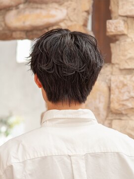 シンシ(Cinci) アンニュイメンズパーマスタイル