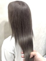 アフィナー(Afinar)&nbsp;ケアブリーチ◎モノトーングレーカラー【横浜/横浜駅】