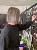 軽さとツヤが際立つ大人のワンレンストレートボブ