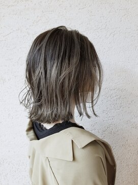 レアリテ(Realite) グレージュハイライトグラデーションボブ