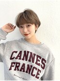 ブロンドベージュと耳掛けショート◎