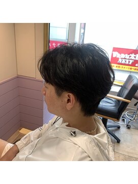 ネオリーブエクラ 上野御徒町店(Neolive eclat) 韓国風メンズパーマ　センターパート