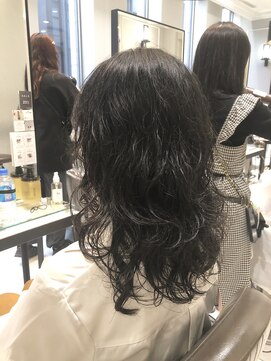 ネオリーブギンザ 銀座店(Neolive GINZA) 低温デジパでかけるゆるめなパーマヘアスタイル