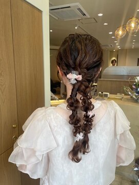 イーズ(ease.) ツインアレンジ/編み下ろし/リボンアレンジ/お呼ばれヘア