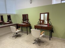 カラーパレット西多賀店の雰囲気（立体駐車場のご利用をおススメします。）