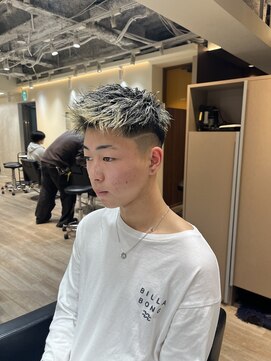 ルースト 渋谷店(ROOST) ［短髪カラーでおしゃれ。］ジェット×金メッシュ