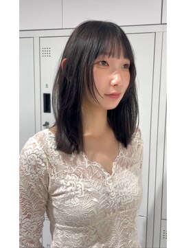 ノーム(NORME) 顔周りにポイントのあるフェイスレイヤーカット