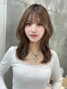 ロンドメリア 天神大名店(Lond Melia) 小顔に見せるミディアムヘア/韓国ヘア/ダブルカラー