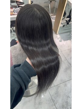 ロンドルピナス 小倉(Lond Lupinus) ミディアムレイヤーカット/似合わせカット/大人ガーリー/20代