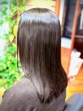 ドゥ ヘアドレッサーズ(Deux Hairdressers)