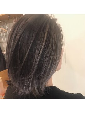 クルミ(kurumi) バレイヤージュグレージュ