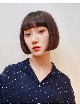 ブルートマト(BLUE TOMATO) コンパクトなワンレンボブ