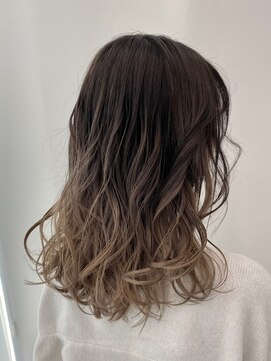 イース バイ アンブルリュクス 北千住(Ease by amble luxe) ホワイトベージュグラデーション