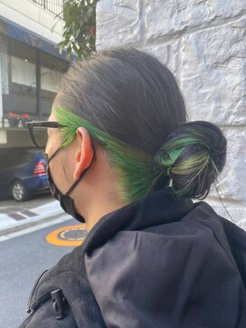 ラミ(L'ami) 個性派派手髪グリーン×地毛風アッシュ/大人メンズ