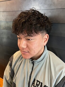 ディスイズバーバーセカンド(THIS IS BARBER 2nd) スペインカール　ツイストパーマ　ツーブロックスタイル