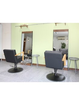 落ち着いた店内でこだわりのマンツーマン施術！周りを気にせずリラックスしてお過ごしいただけます＊