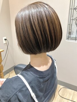 アメリ(Ameri) シンプルボブ。