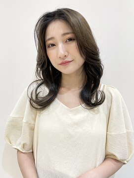 ピークアブー アヴェダ アトレ恵比寿(PEEK-A-BOO AVEDA) ひし形レイヤーカットくびレイヤー前髪なしグレージュカラー