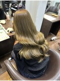 オリーブベージュ