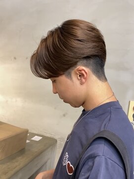 クロト 福岡本店(KUROT) 刈り上げセンターパート