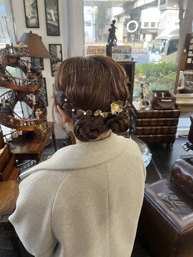 バイブアンドアネックス(VIBE & ANNEX) ツインお団子ヘアアレンジ