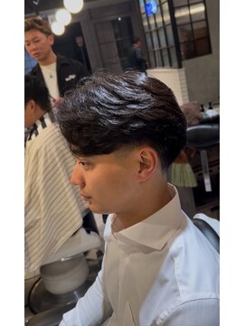 バーバーブロス 長堀店(BARBER BROS) 【BarBerBROS】毛流れニュアンスパーマ　センター分け　垢抜け