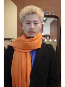 エディ(Edy) メンズケアブリーチ抜きっぱなしブロンド刈り上げツイスパ岡山