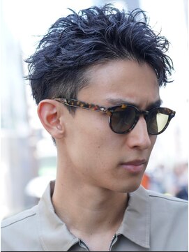 フィフス トウキョウ (fifth TOKYO) 渋谷フェザーパーマセンターパートヘアルーズパーマメンズカット