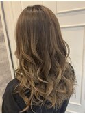 ベージュカラー×ミックス巻き