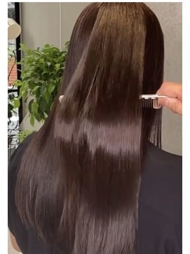 アフィーロ(ACHFILO) 艶感ストレート　髪質改善トリートメント　艶感ロング　ブラウン