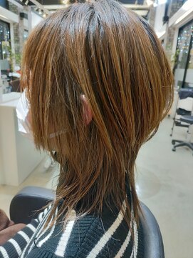 アンナ ヘアアンドアイズ(AnNa hair&eyes) セミウルフ