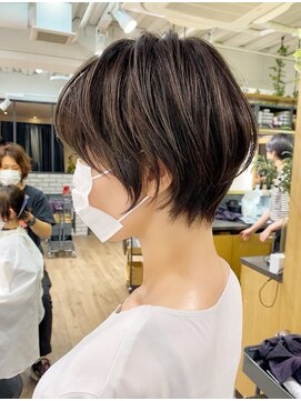 アヴァロン(AVALON) 30代/40代/50代小顔前下がりショートボブ【中村】