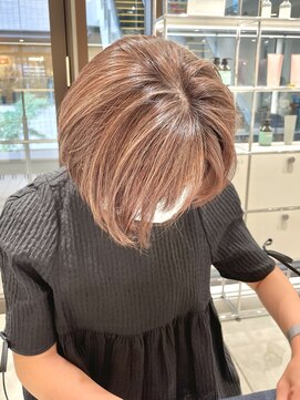 ステアケース 武蔵小杉店(stair:case) 脱白髪染めハイライトカラー武蔵小杉丸みショートボブ