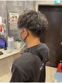 ナチュラル無造作スパイラルパーマ黒髪ツーブロックくせ毛風