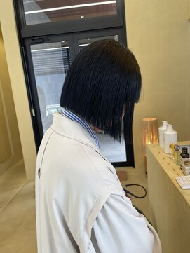 スニュウ(snuw) 【snuw mina】ブルーブラック/ボブ/きりっぱなしあ