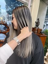 バイブアンドアネックス(VIBE & ANNEX)&nbsp;《momoka》バレイヤージュホワイトハイトーンブリーチ横浜