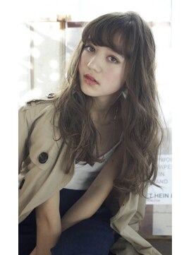 エイチ(H eitf) 外国人風オリーブベージュ