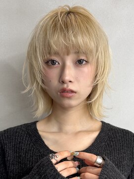 ソワ 錦糸町(soi) ウルフボブ_ ハイトーンカラー_前髪パーマ_ぱっつん前髪