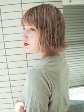 ルティア(Lutia) 外ハネ 切りっぱなし まとまるボブ ☆