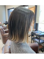 シェルター バイ トウキョウ(Shelter by TOKYO)&nbsp;ハイトーンインナーカラー×透け暗髪・黒髪外ハネボブ