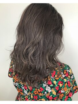 ヘアアンドビューティー クローバー(Hair&Beauty Clover) gray