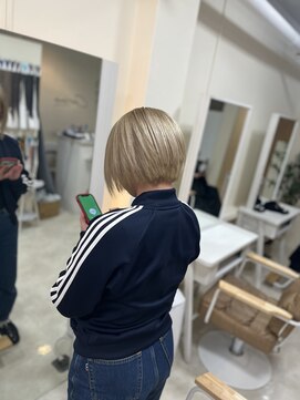 カリーナ(CARINA) ハイトーンカラー/ミルクティーベージュ